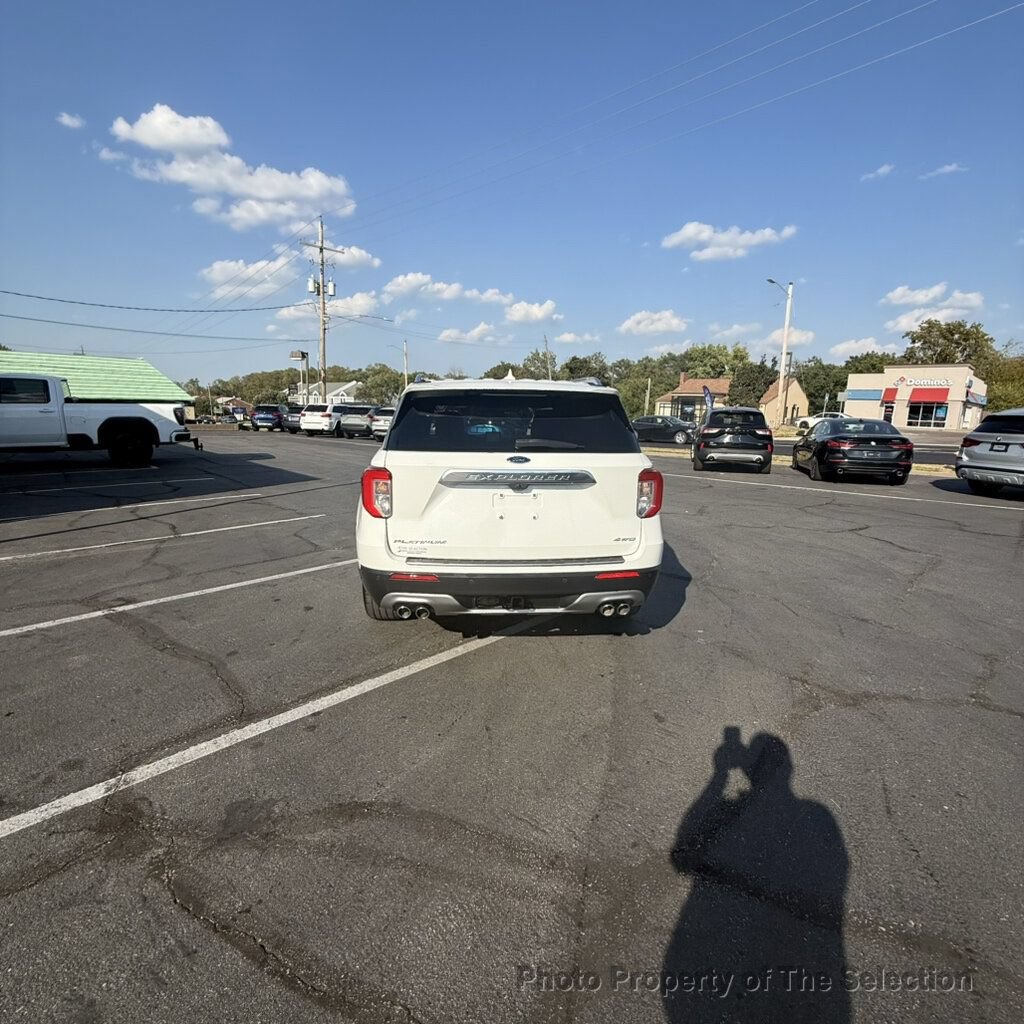 Used 2021 Ford Explorer Platinum w/ Equipment Group 601A AWD/4WD image 12
