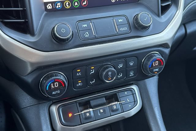 Used 2021 GMC Acadia Denali w/ Denali Technology Package FWD image 32