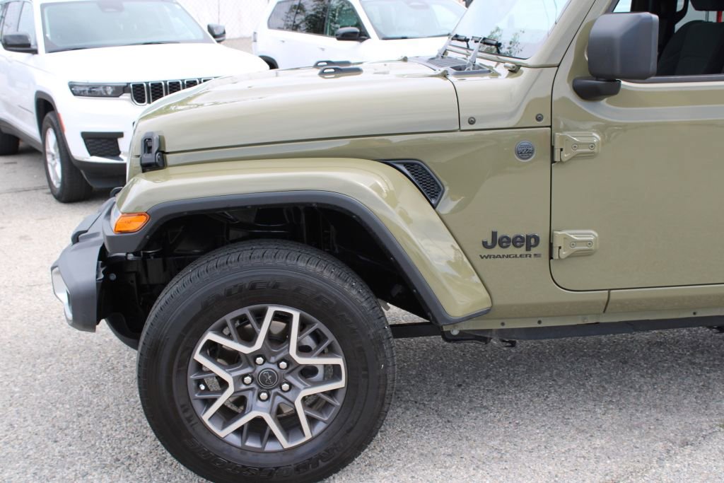 Used 2026 Jeep Wrangler Sahara AWD/4WD image 7