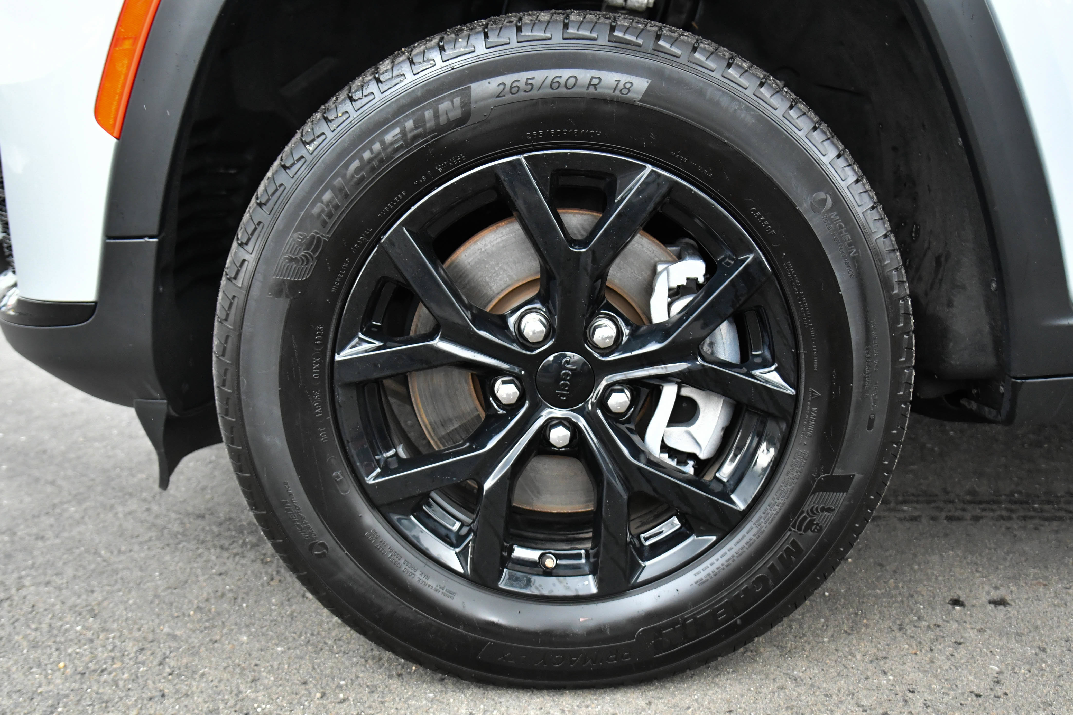 Used 2024 Jeep Grand Cherokee L Laredo AWD/4WD image 12