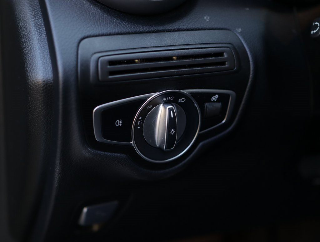 Used 2021 Mercedes-Benz GLC 300 GLC 300 image 10