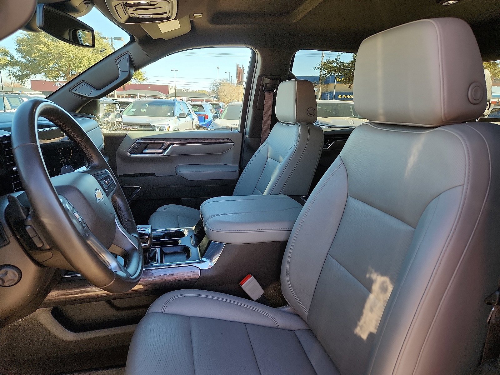 Used 2025 Chevrolet Silverado 1500 LTZ image 13