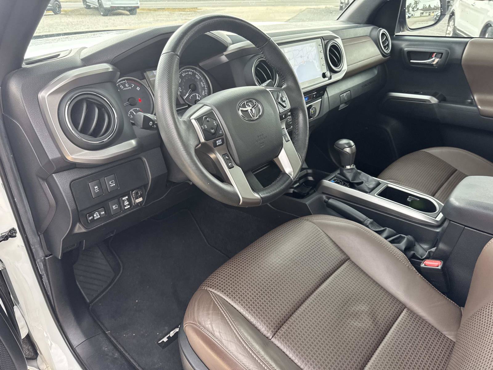 Used 2022 Toyota Tacoma Limited AWD/4WD image 17