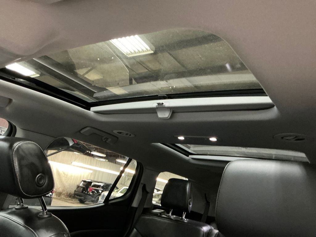 Used 2018 GMC Acadia SLT AWD/4WD image 13