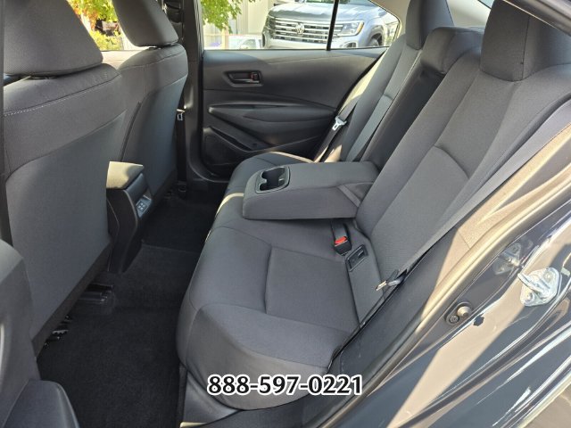 Used 2025 Toyota Corolla LE FWD image 11