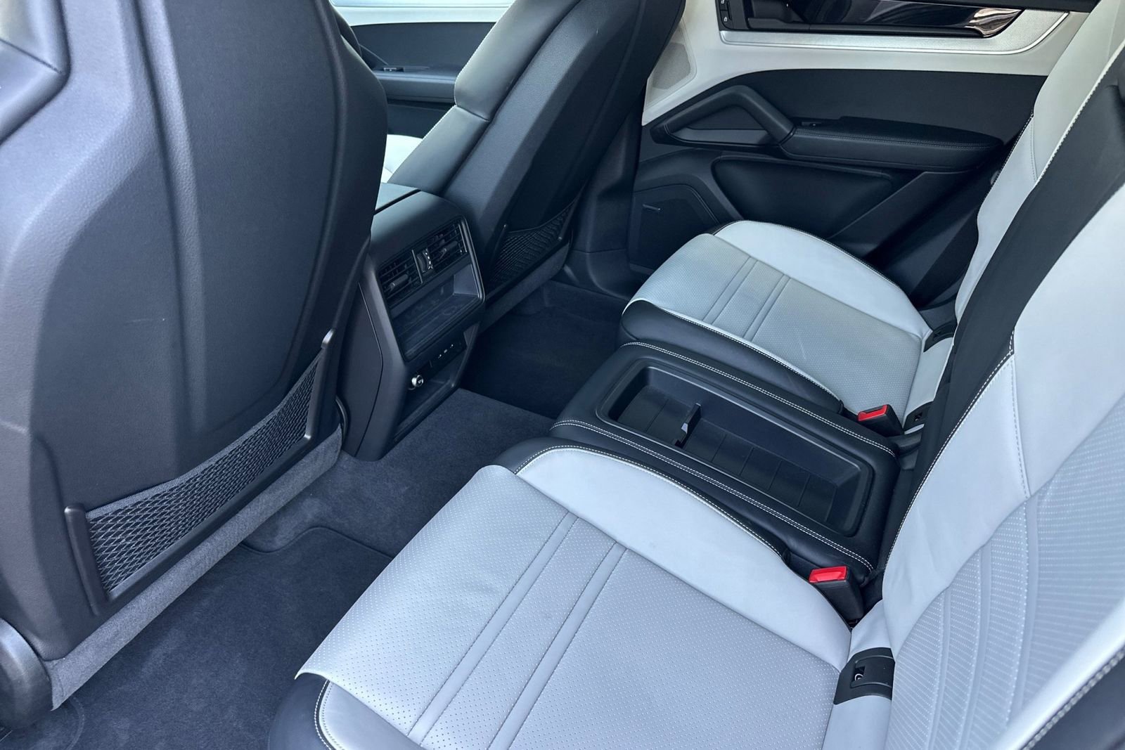 Used 2025 Porsche Cayenne S image 15