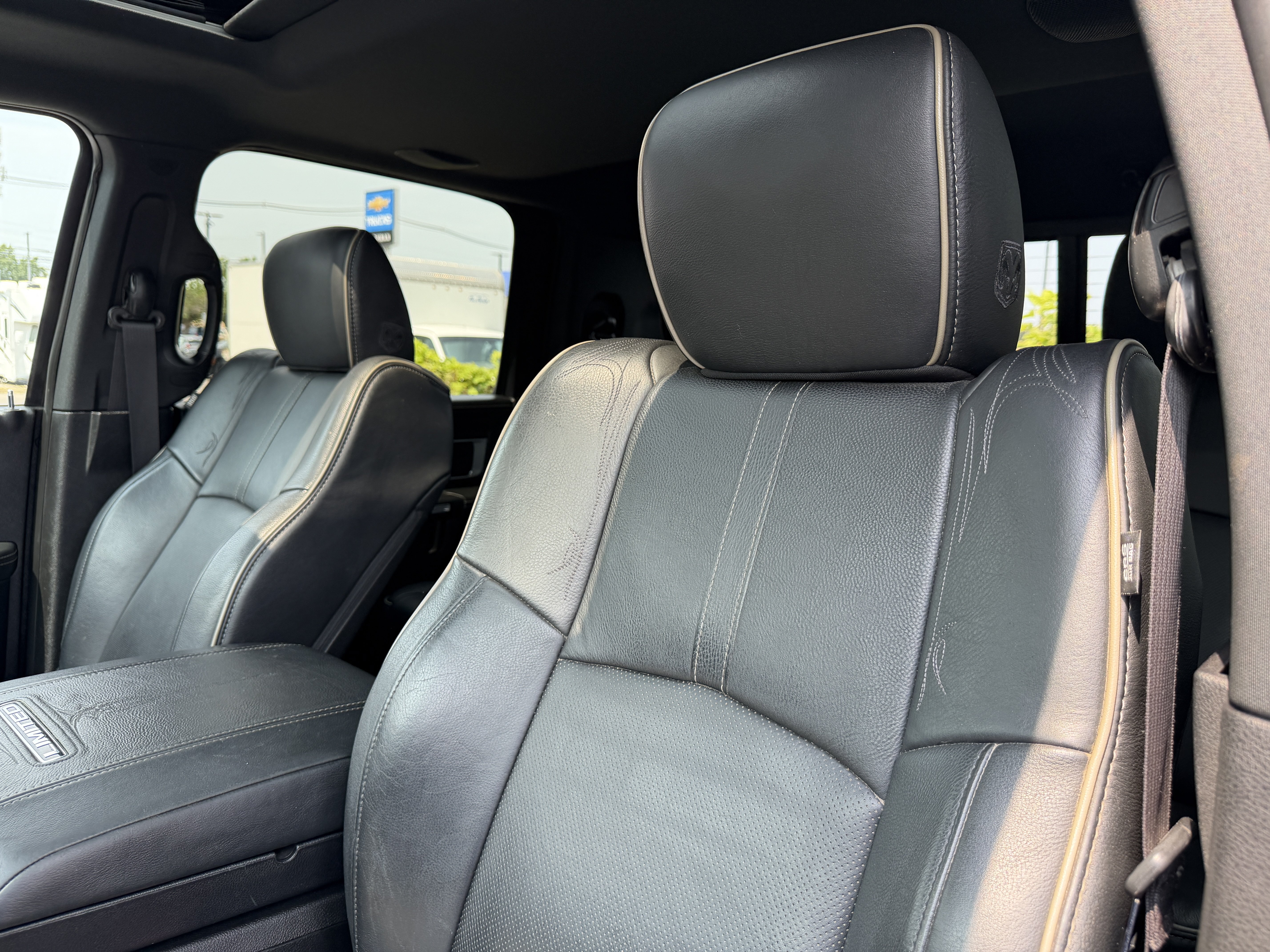 Used 2017 RAM 2500 Limited AWD/4WD image 14