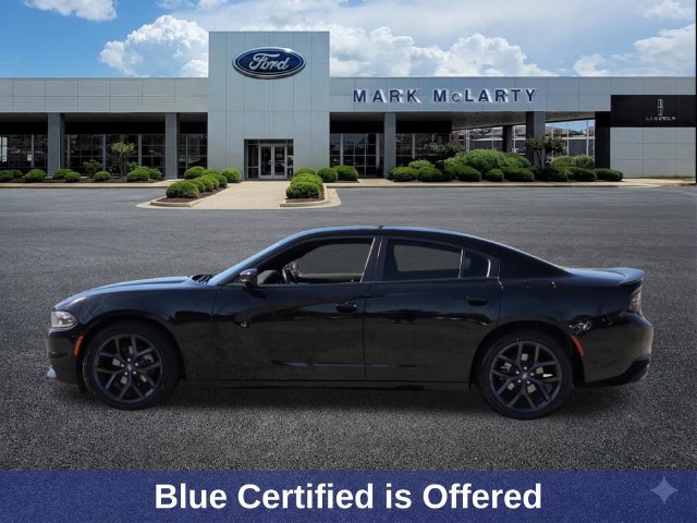 Used 2022 Dodge Charger SXT w/ Blacktop Package RWD image 2