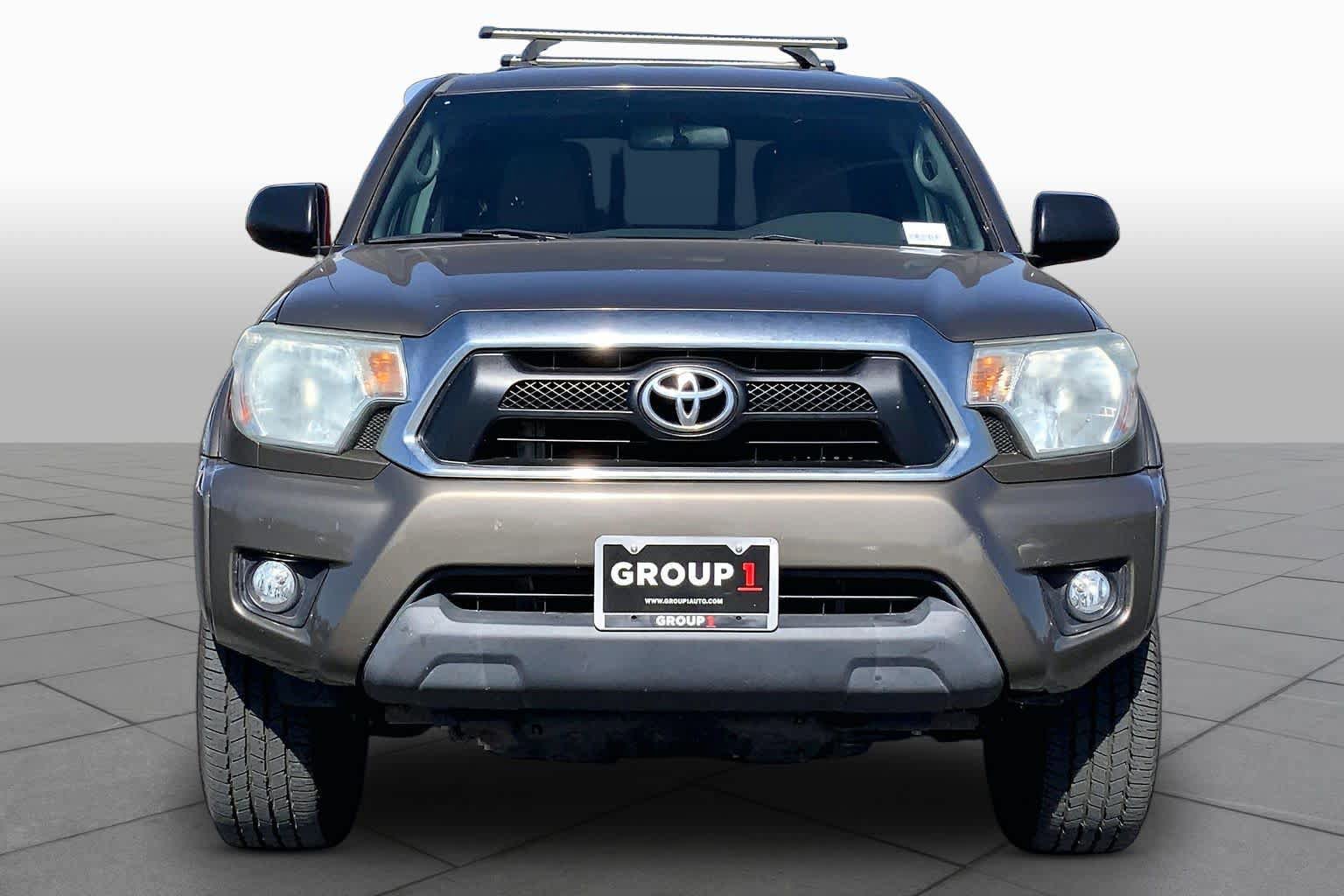 Used 2015 Toyota Tacoma 4x4 Access Cab V6 w/ TRD Off-Road Package image 4
