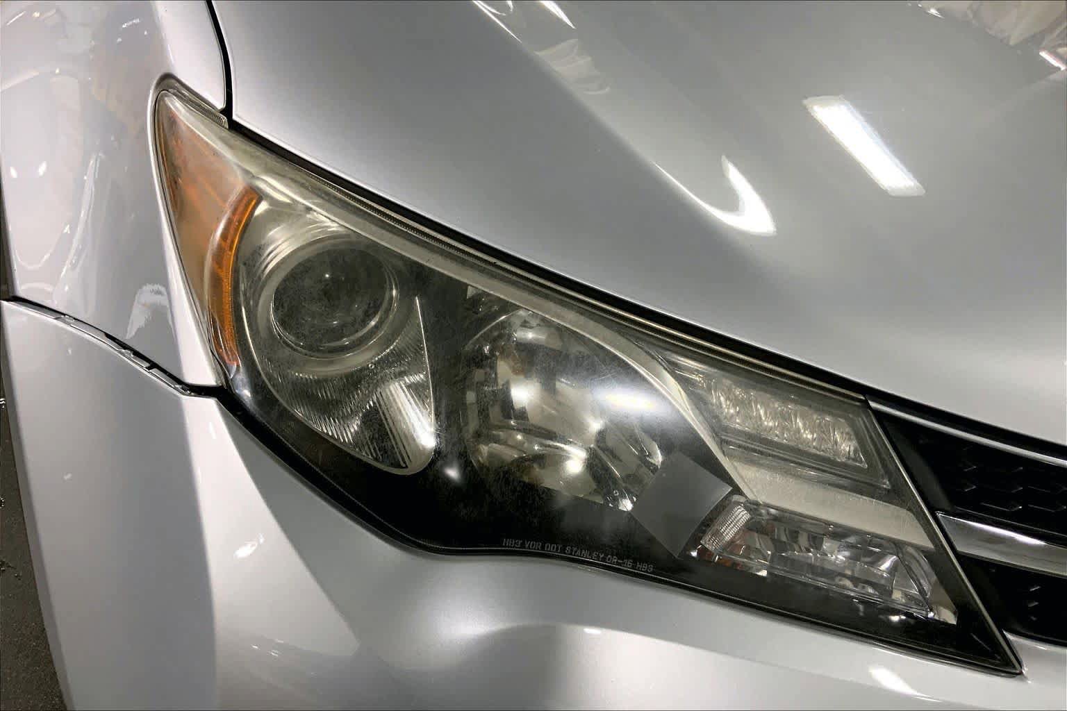 Used 2013 Toyota RAV4 LE AWD/4WD image 28