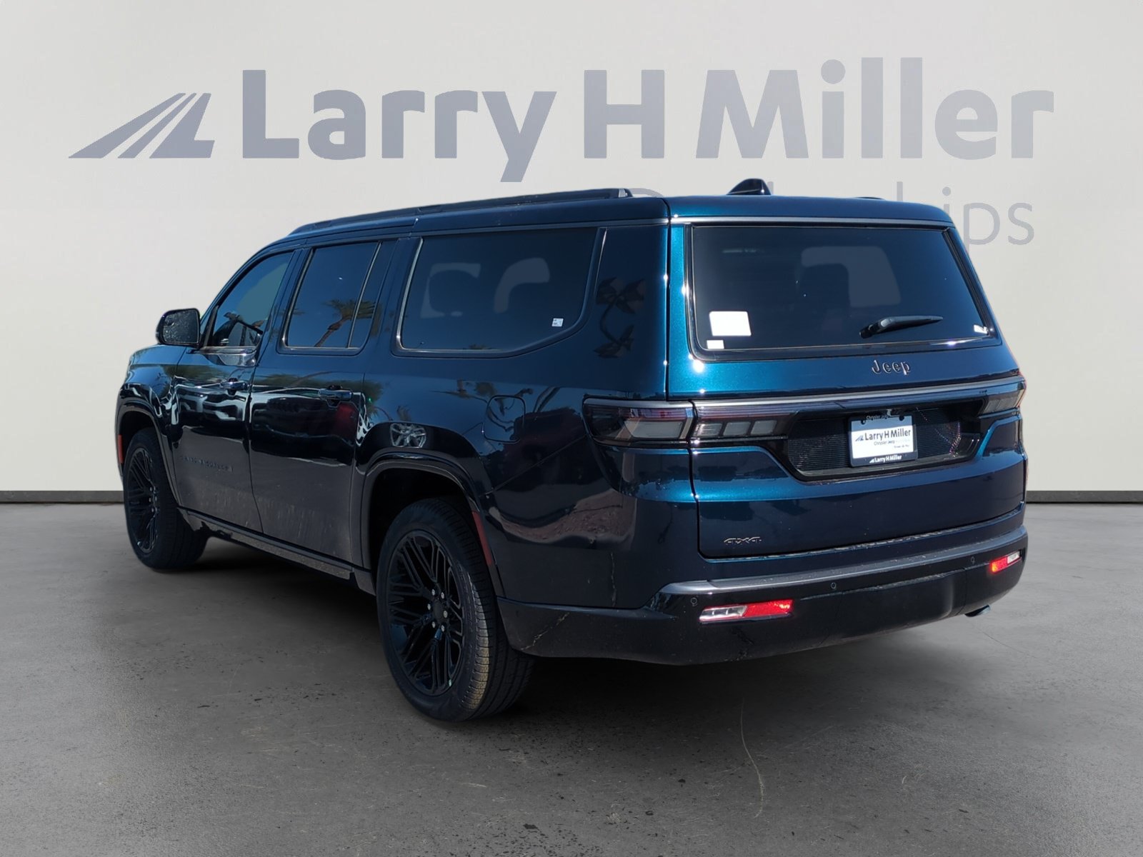 New 2026 Jeep Grand Wagoneer L Limited AWD/4WD image 3