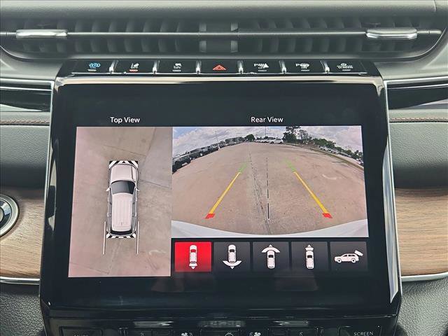 Used 2022 Jeep Grand Cherokee Summit w/ Luxury Tech Group V AWD/4WD image 12