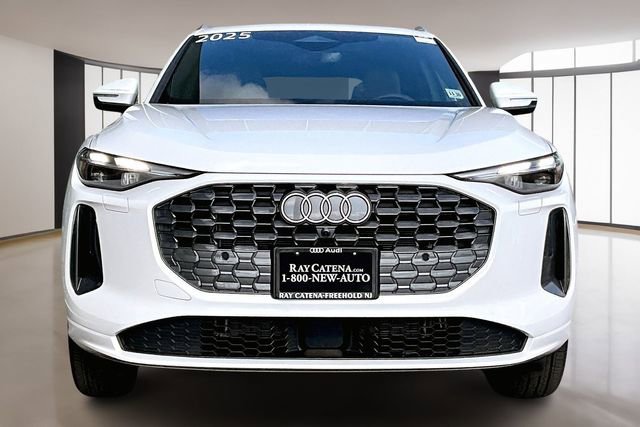 Used 2025 Audi Q5 Premium w/ Convenience Package AWD/4WD image 2