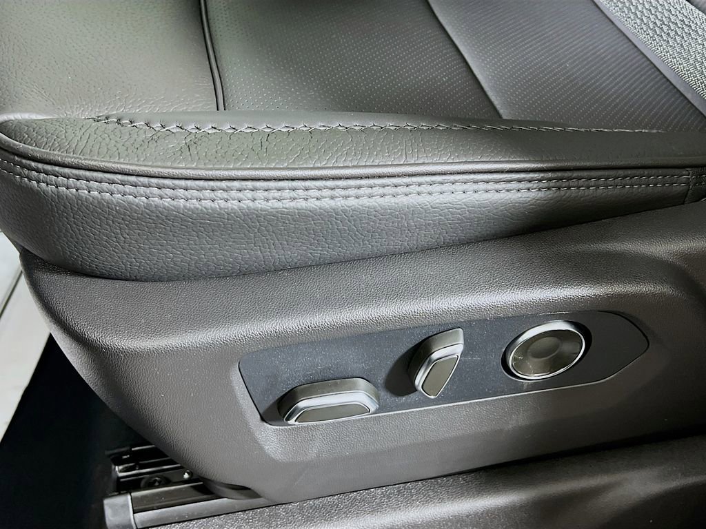 New 2026 GMC Sierra 3500 Denali w/ Denali Reserve Package image 14