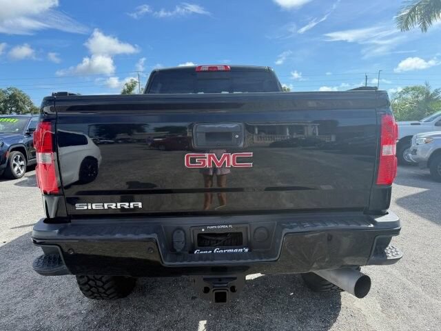Used 2019 GMC Sierra 2500 Denali AWD/4WD image 4