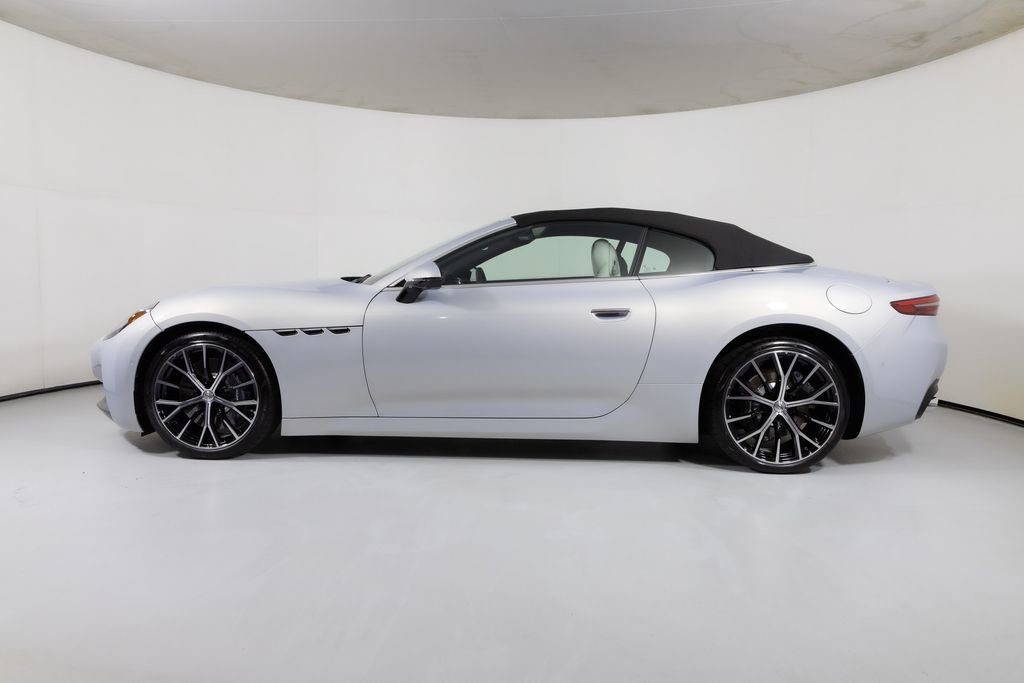 New 2026 Maserati GranCabrio Modena image 9