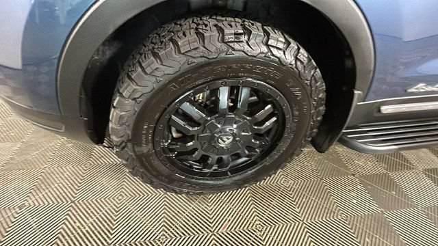 Used 2018 Ford Explorer XLT AWD/4WD image 9