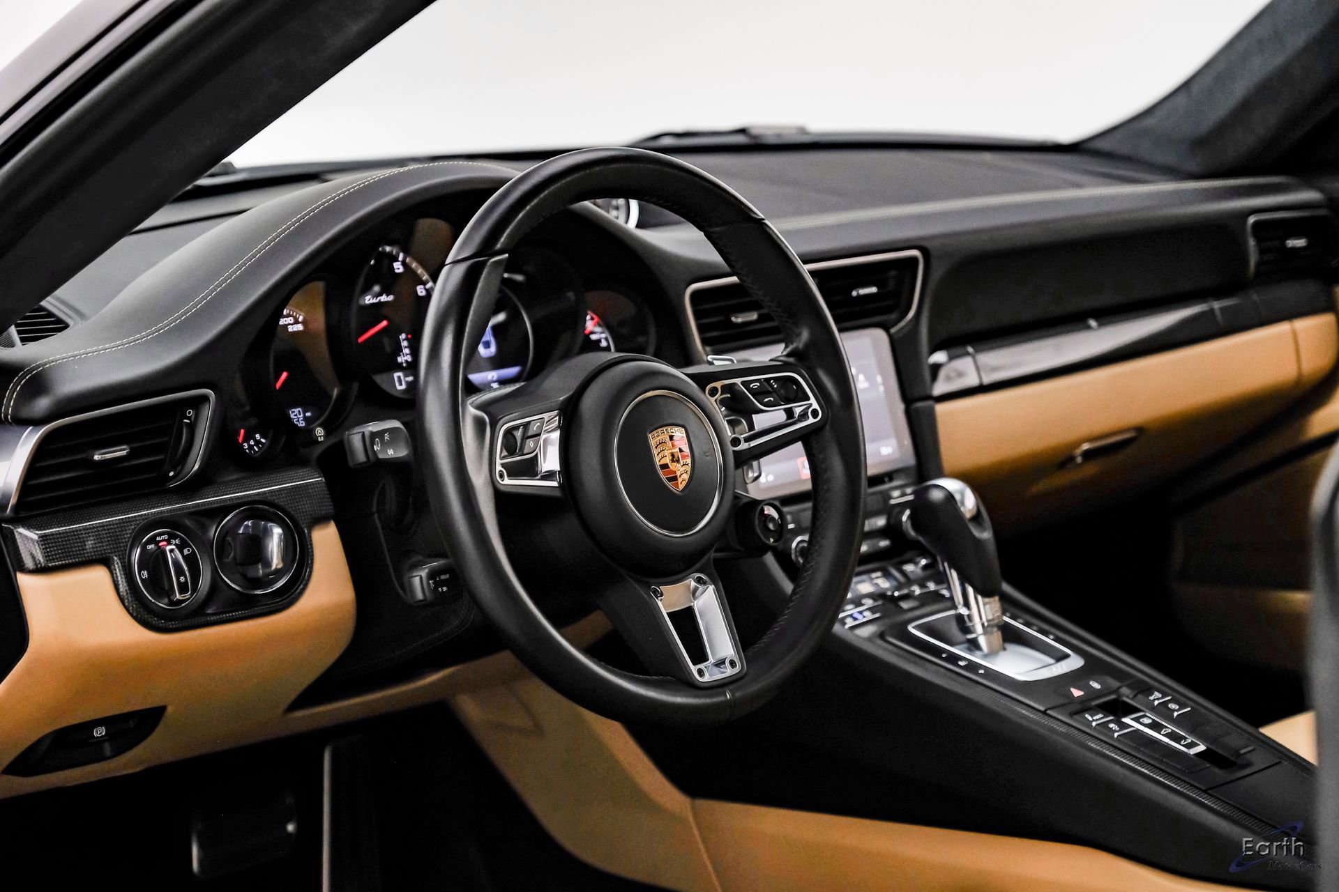 Used 2017 Porsche 911 Turbo image 42