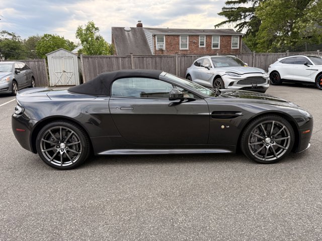 Used 2017 Aston Martin V12 Vantage S RWD image 16