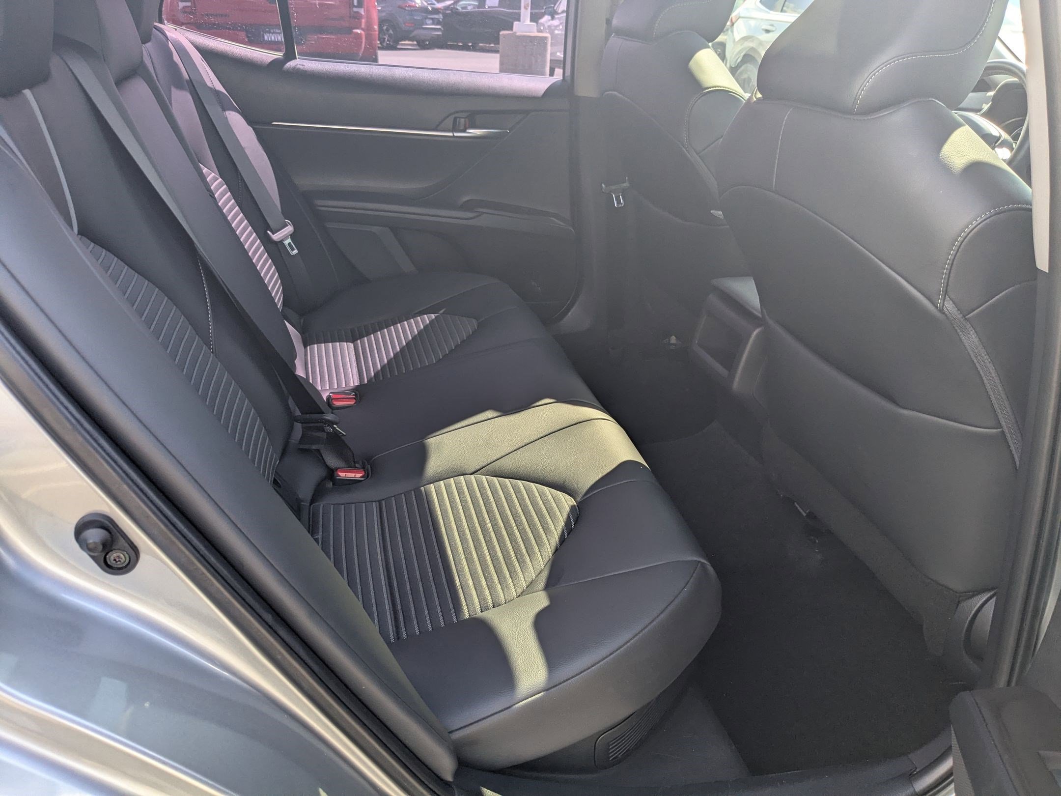 Used 2022 Toyota Camry SE w/ Audio Upgrade Package image 32