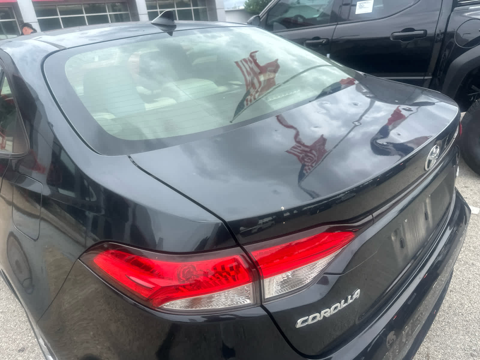 Used 2021 Toyota Corolla LE FWD image 21
