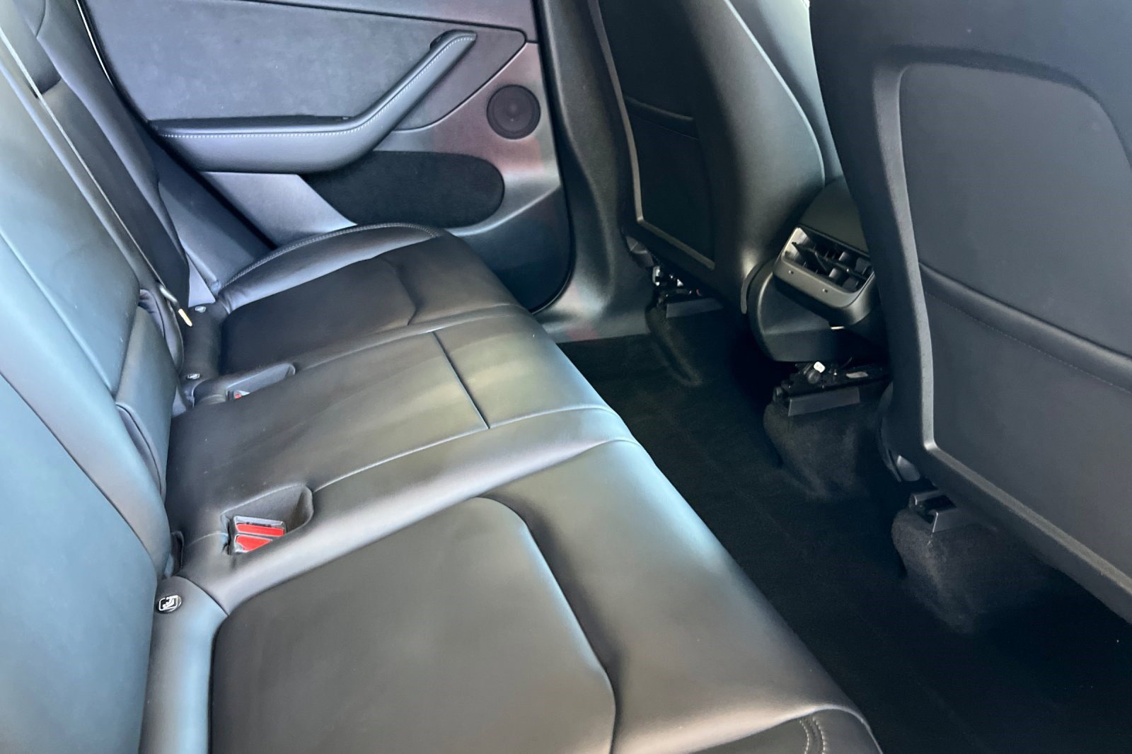 Used 2022 Tesla Model Y Performance AWD/4WD image 29