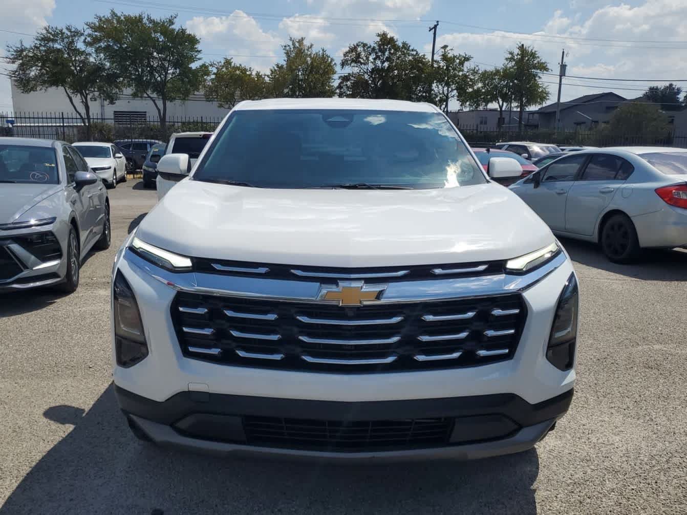 Used 2026 Chevrolet Equinox LT w/ Convenience Package II FWD image 8