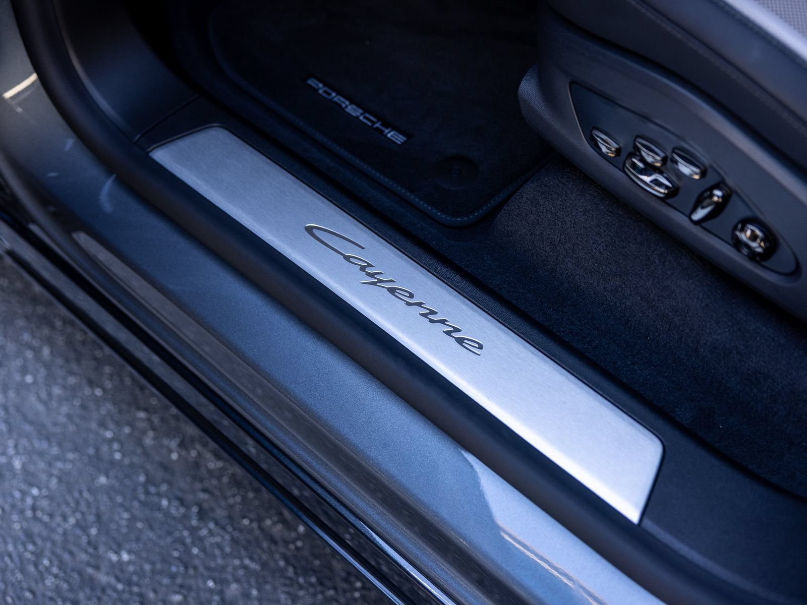 New 2026 Porsche Cayenne Electric AWD/4WD image 43