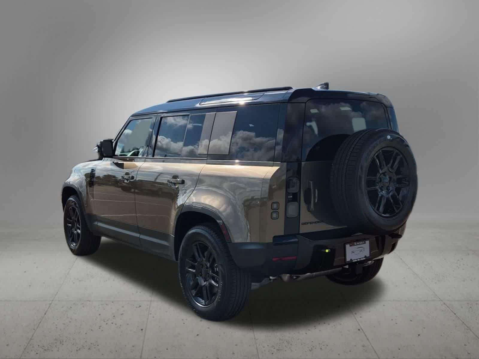 New 2026 Land Rover Defender 110 S AWD/4WD image 4