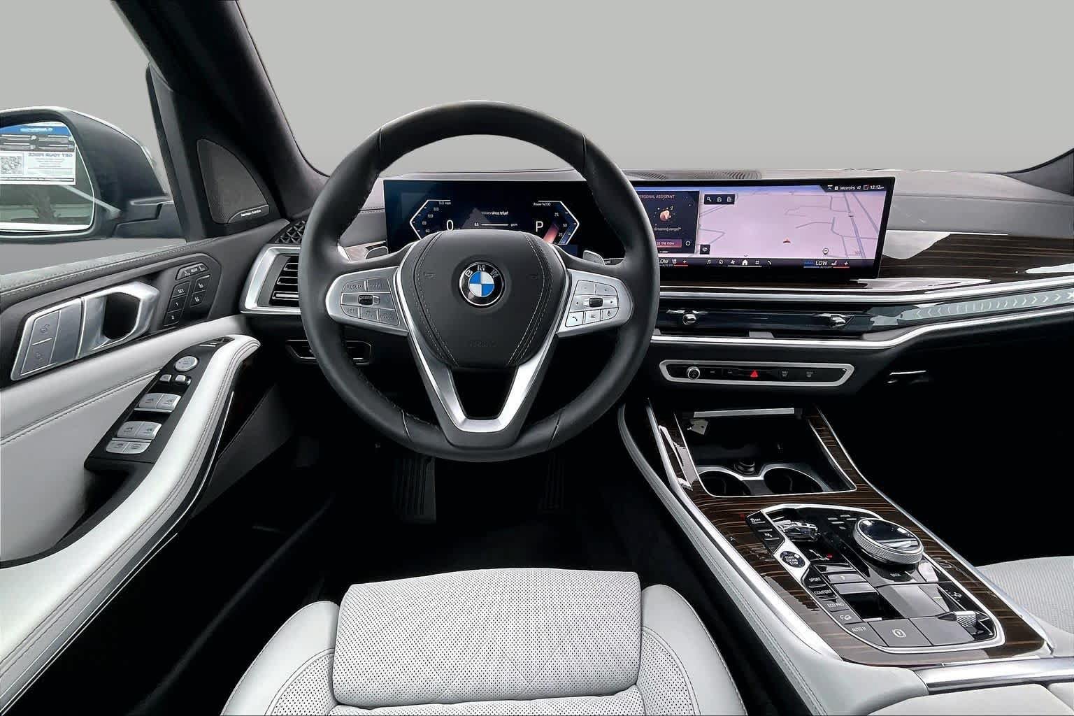 Used 2026 BMW X7 xDrive40i AWD/4WD image 6