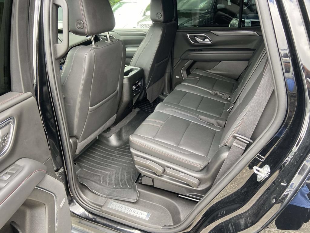 Used 2022 Chevrolet Tahoe RST w/ Luxury Package AWD/4WD image 24
