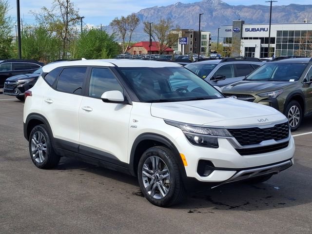 Used 2023 Kia Seltos LX AWD/4WD image 1