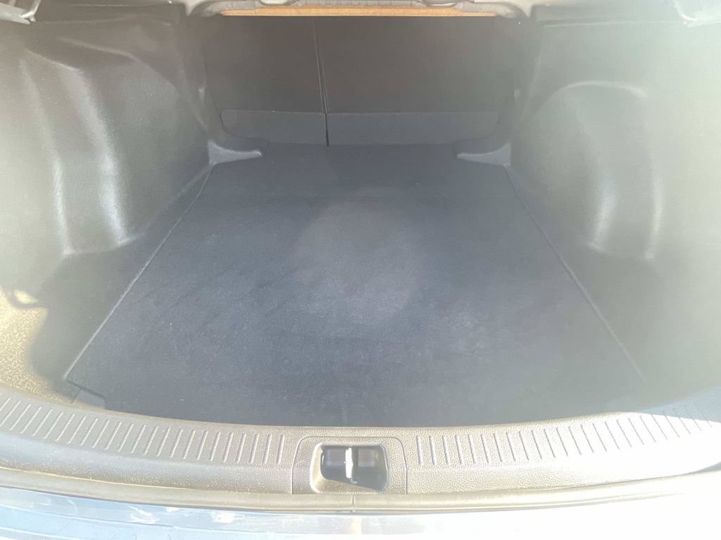 Used 2025 Toyota Corolla LE FWD image 12
