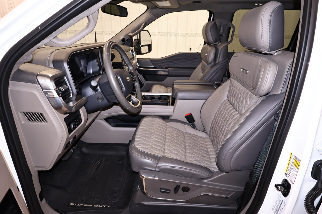 Certified 2025 Ford F350 Platinum w/ Platinum Plus Package AWD/4WD image 13
