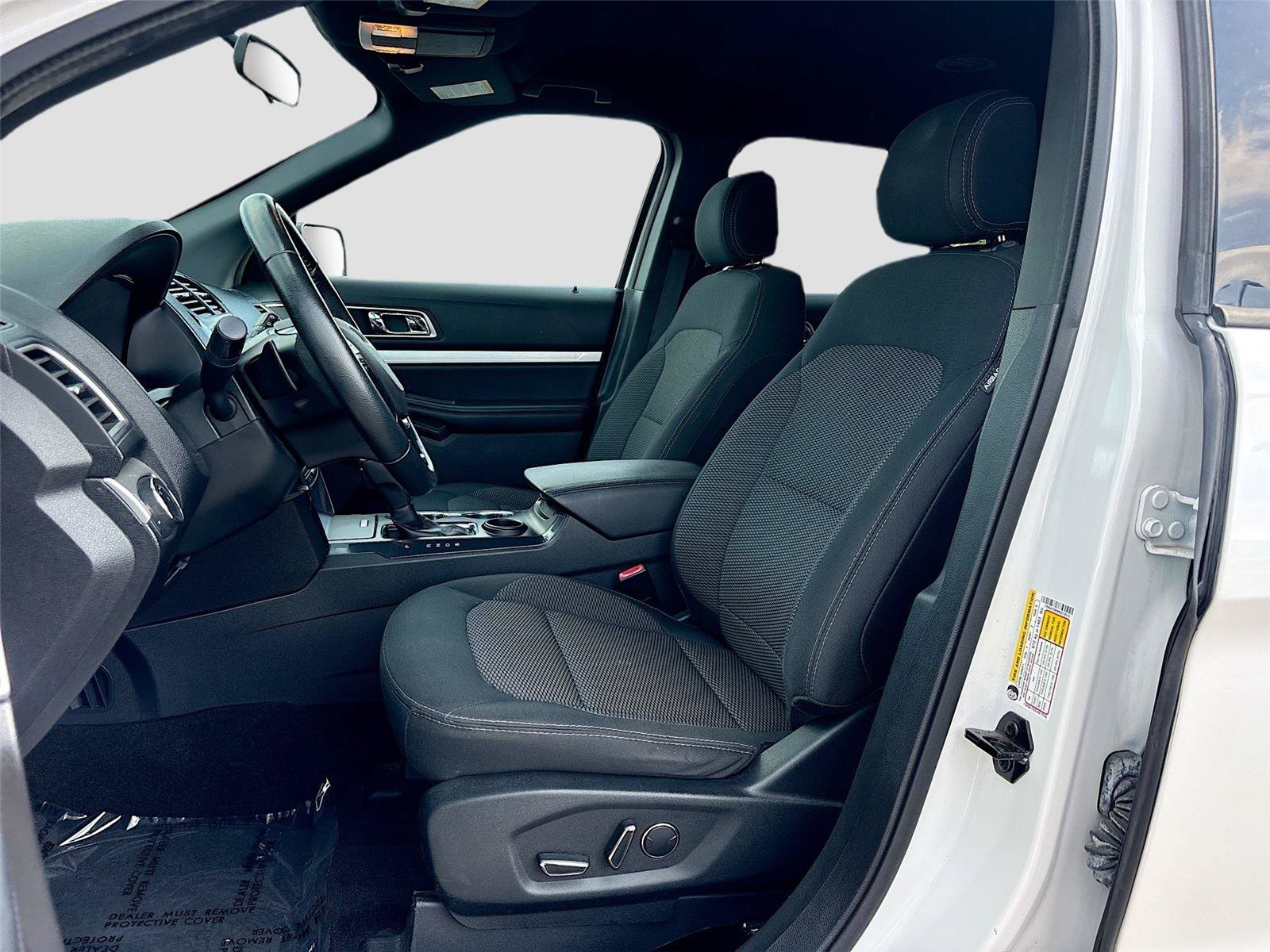Used 2017 Ford Explorer XLT FWD image 20