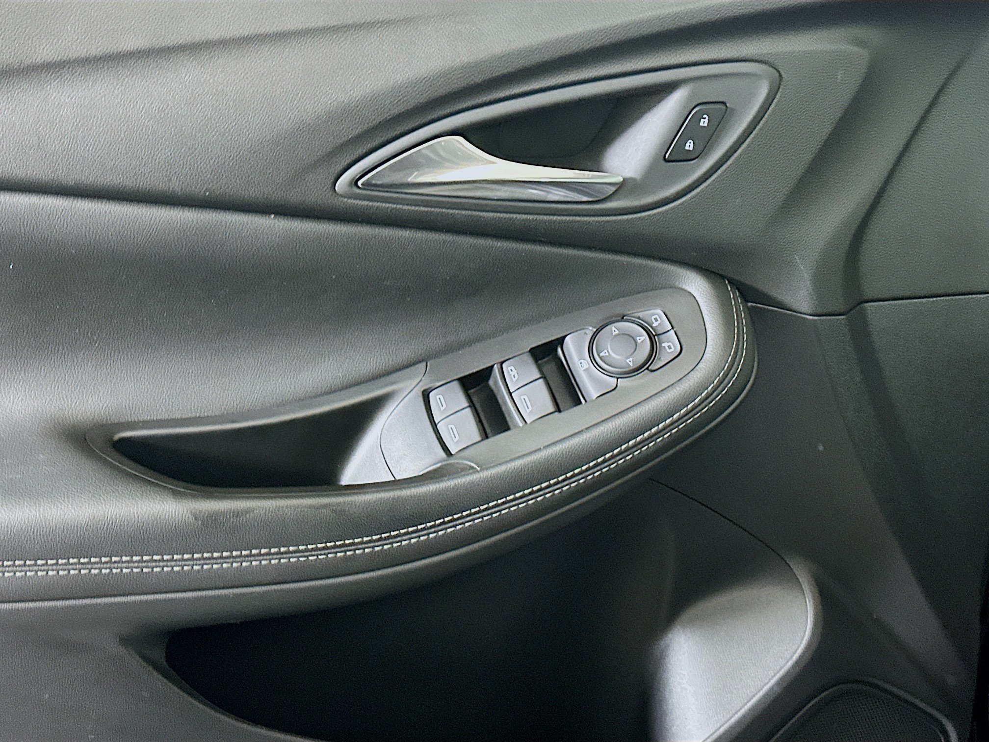 Used 2025 Buick Encore GX Preferred FWD image 15