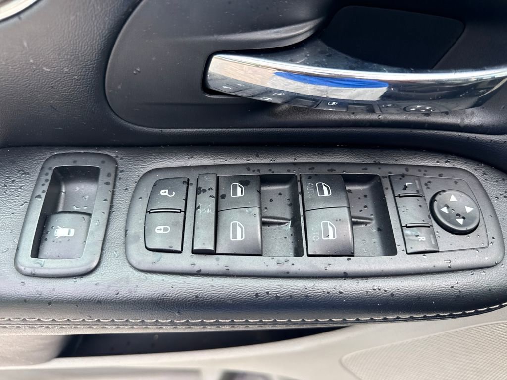 Used 2019 Dodge Grand Caravan SXT image 15