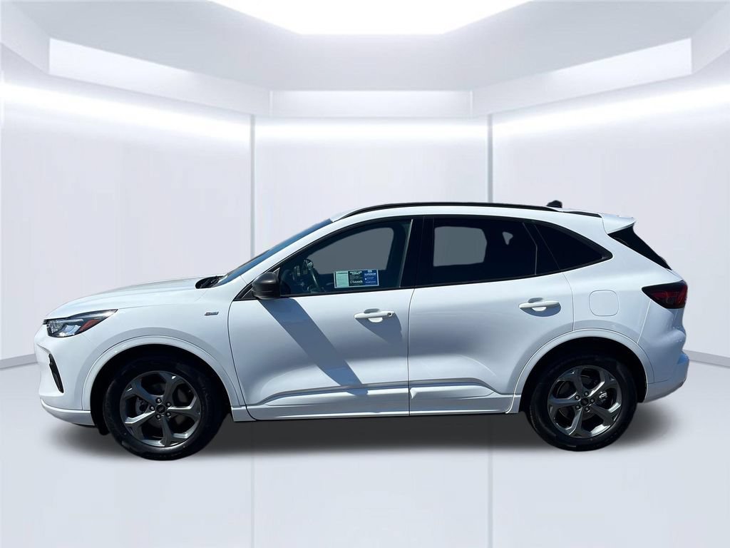Used 2023 Ford Escape ST-Line FWD image 2