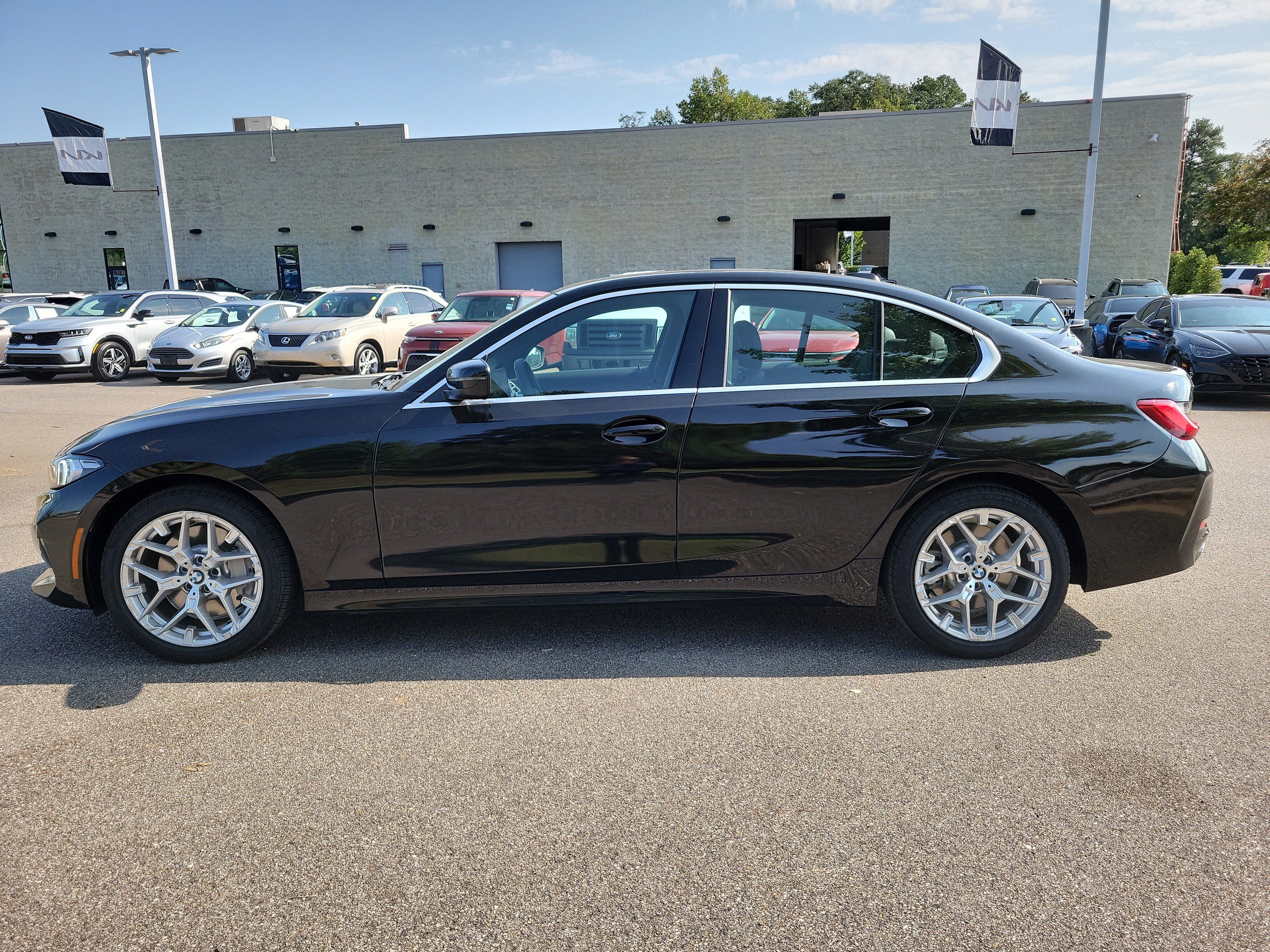 Used 2025 BMW 330i Sedan image 23