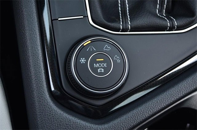 New 2025 Volkswagen Taos SE image 17