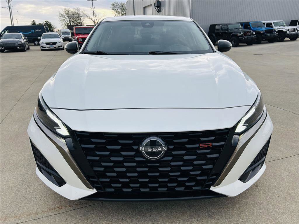 Used 2024 Nissan Altima 2.5 SR w/ SR Premium Package AWD/4WD image 30