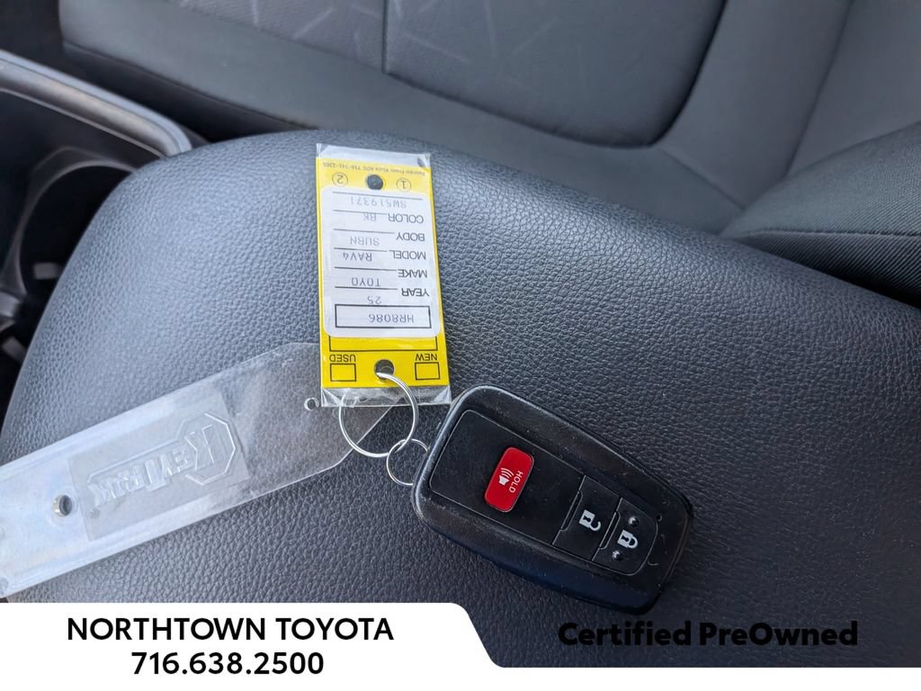 Used 2025 Toyota RAV4 XLE AWD/4WD image 26