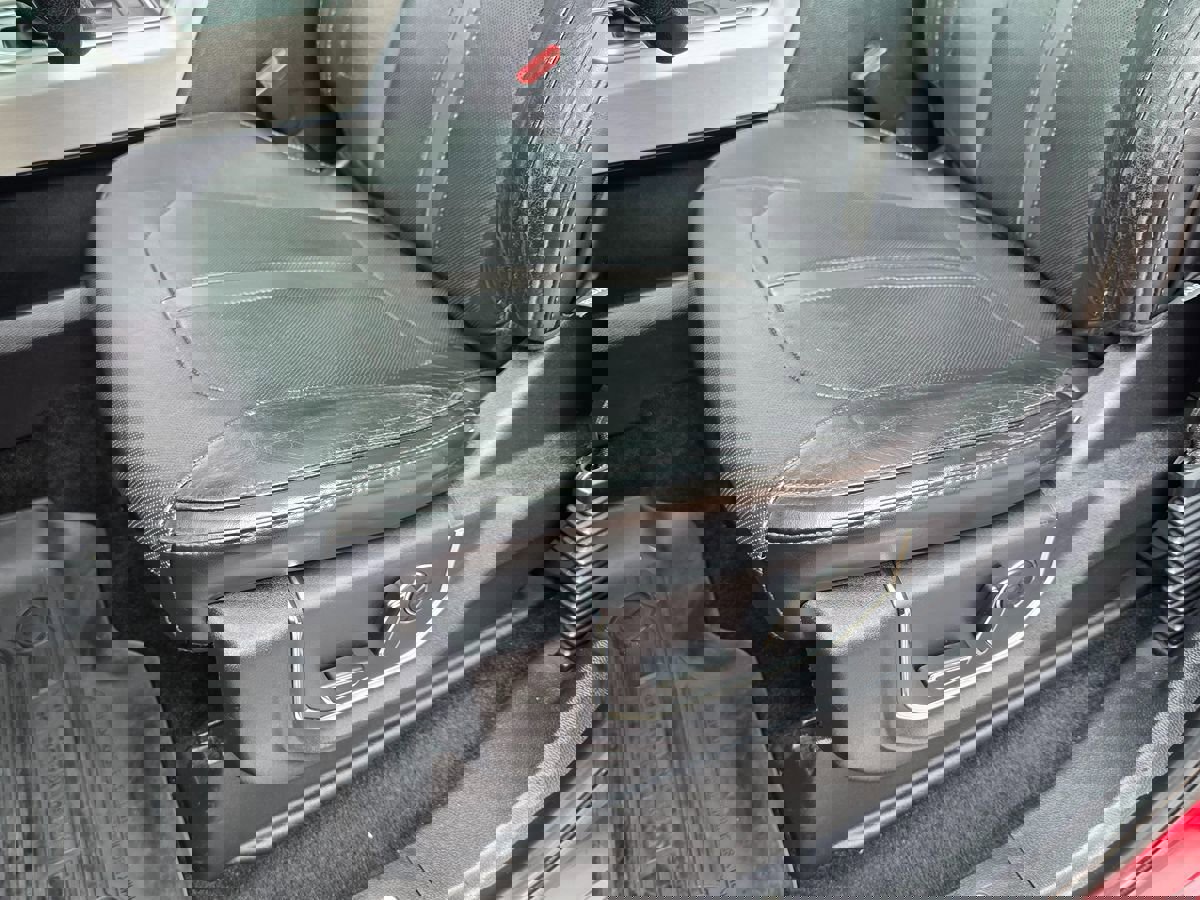 Used 2015 Ford F150 Platinum w/ Equipment Group 701A Luxury image 26