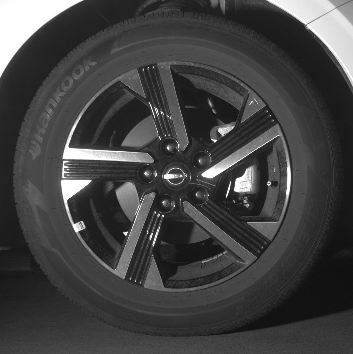 Used 2025 Nissan Sentra SV FWD image 13