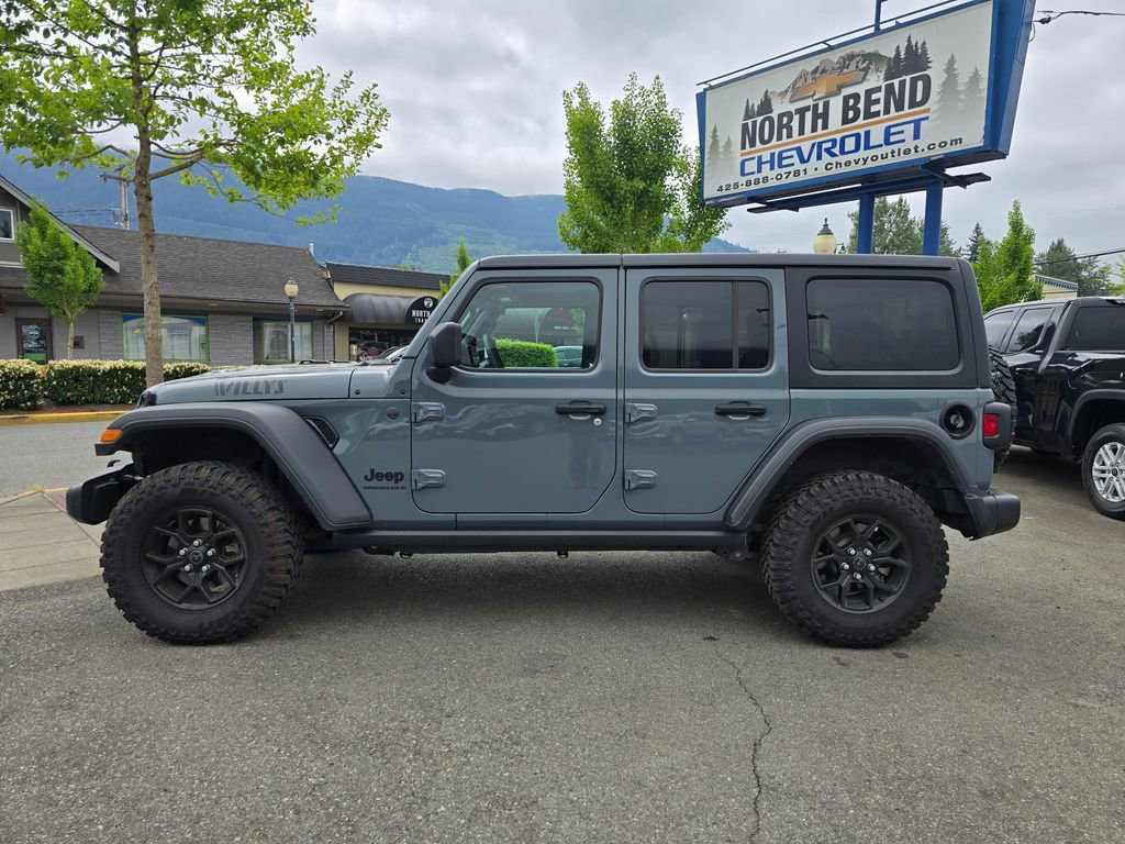 Used 2024 Jeep Wrangler Unlimited Sport AWD/4WD image 8