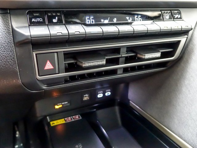 New 2026 Toyota Camry SE w/ Convenience Package image 19