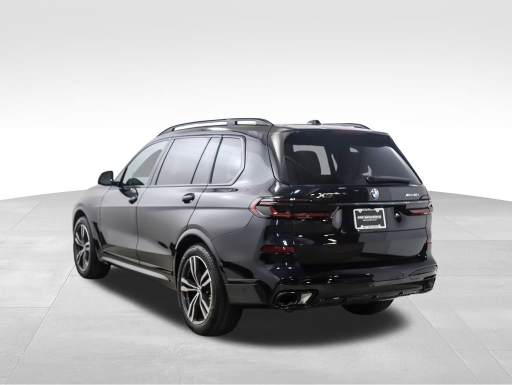 Used 2025 BMW X7 xDrive40i w/ Executive Package image 3