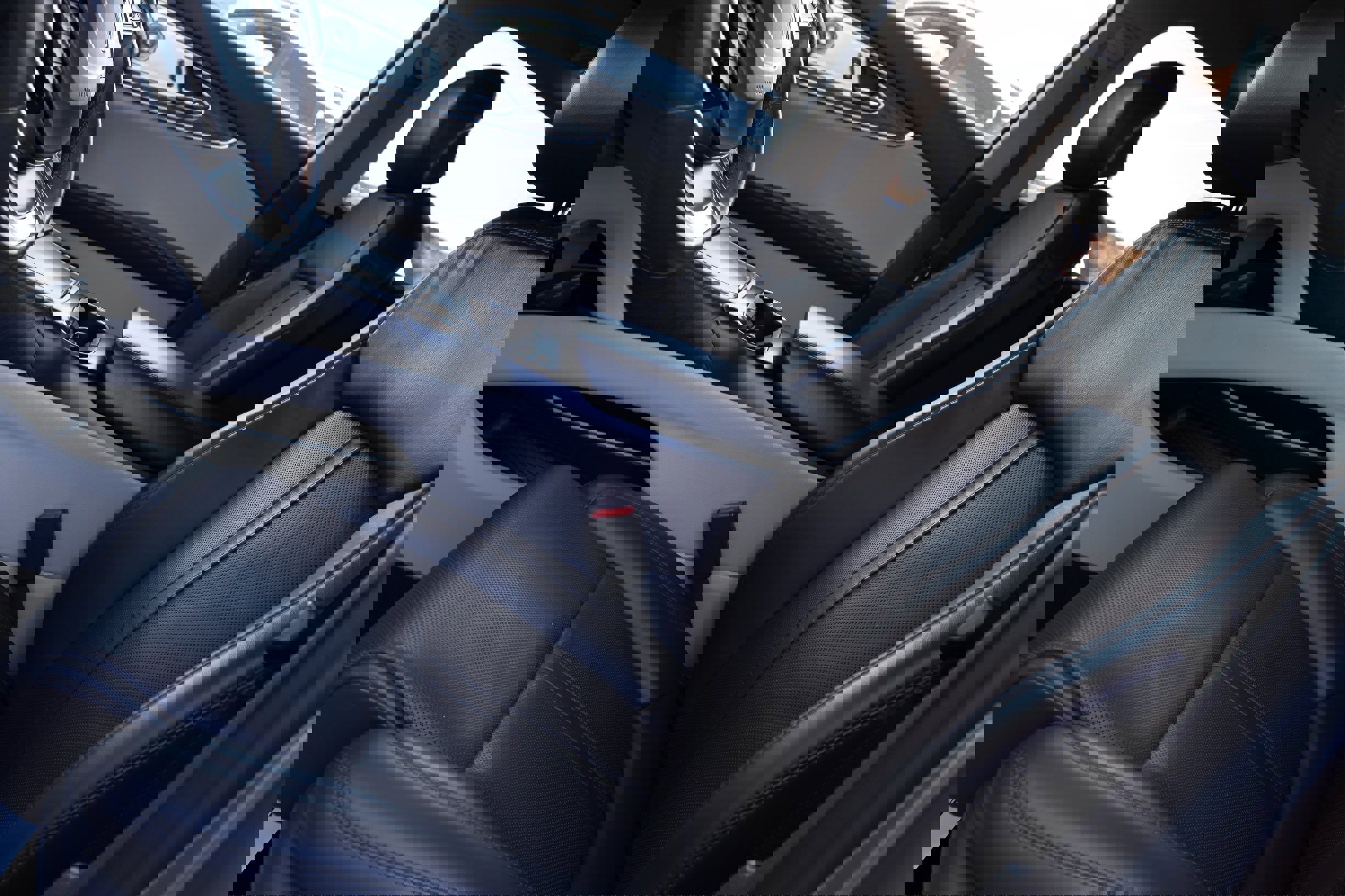 Used 2020 Lincoln Nautilus Reserve w/ Equipment Group 202A image 10