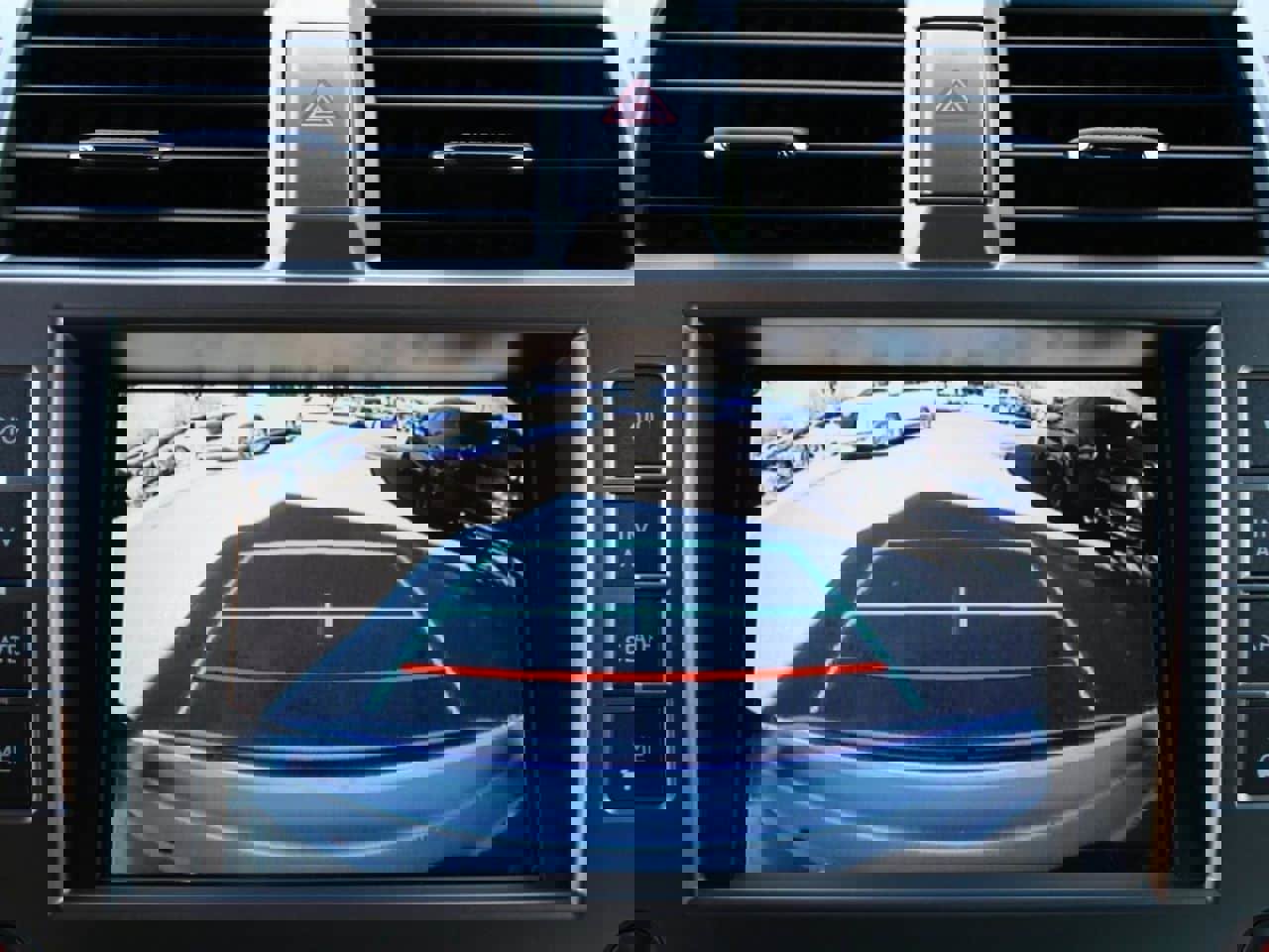 Used 2020 Lexus GX 460 Premium w/ Premium Package image 19