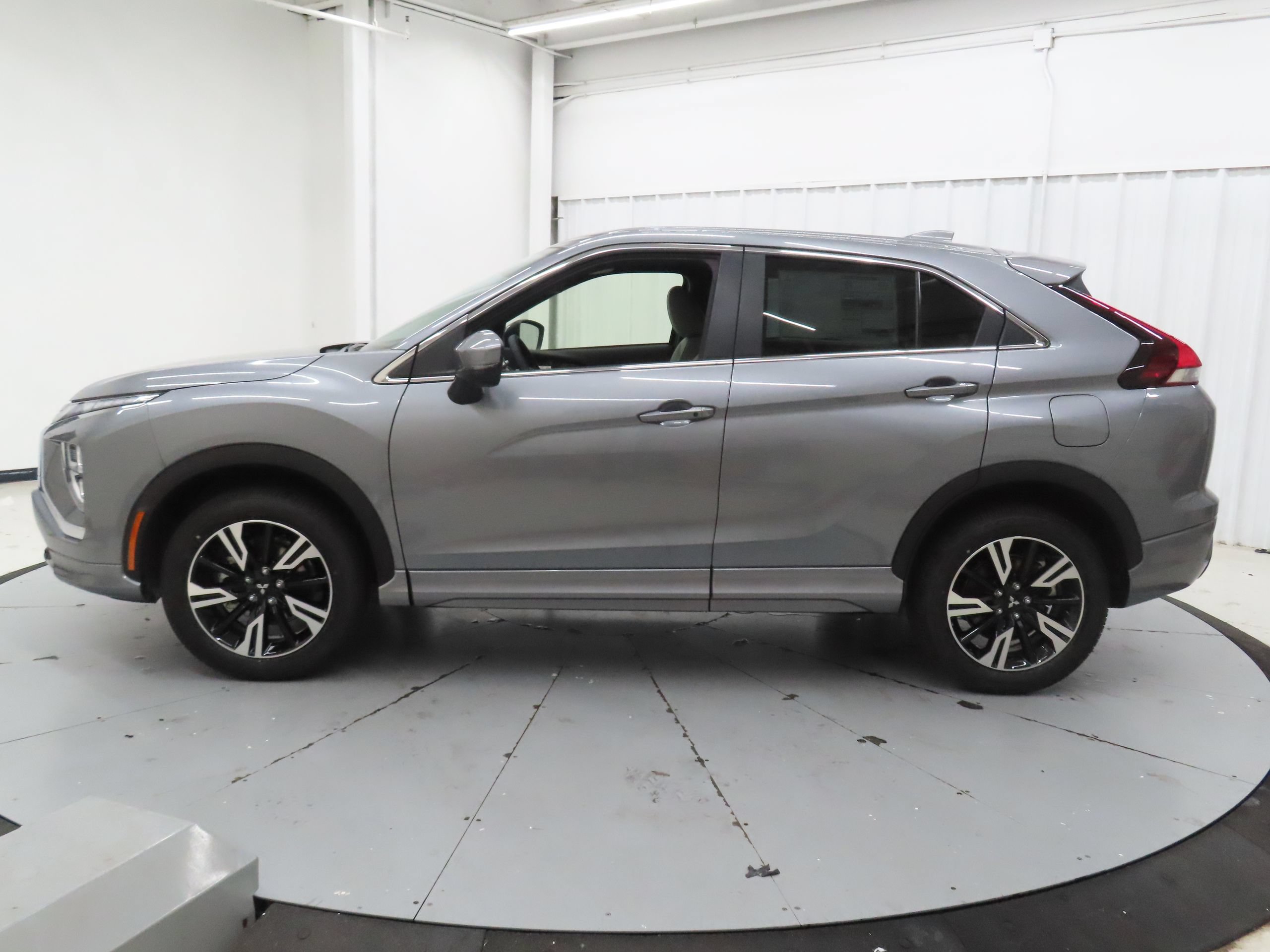 New 2026 Mitsubishi Eclipse Cross SEL AWD/4WD image 7